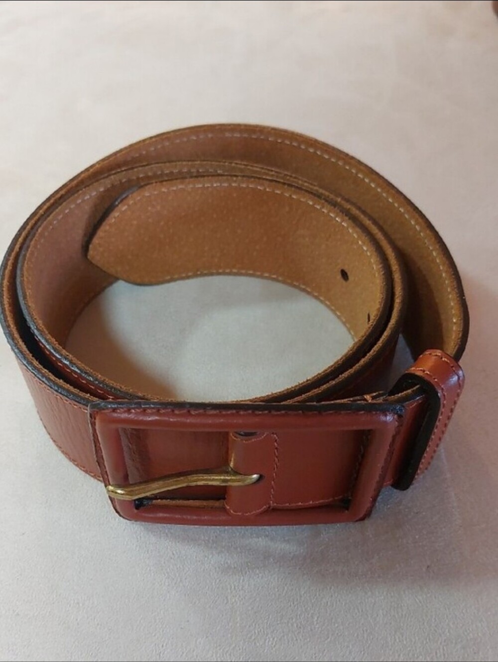 VINTAGE, Liz Claiborne Rust Brown Leather Belt with Leather Buckle. Size L